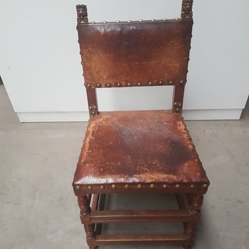 antiek stoel (voor)